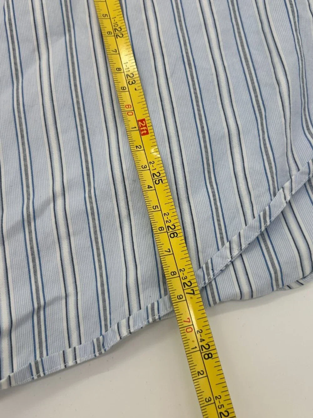 Banana Republic Men's Classic Fit 100% Cotton‎ Button Front shirt - Size M
